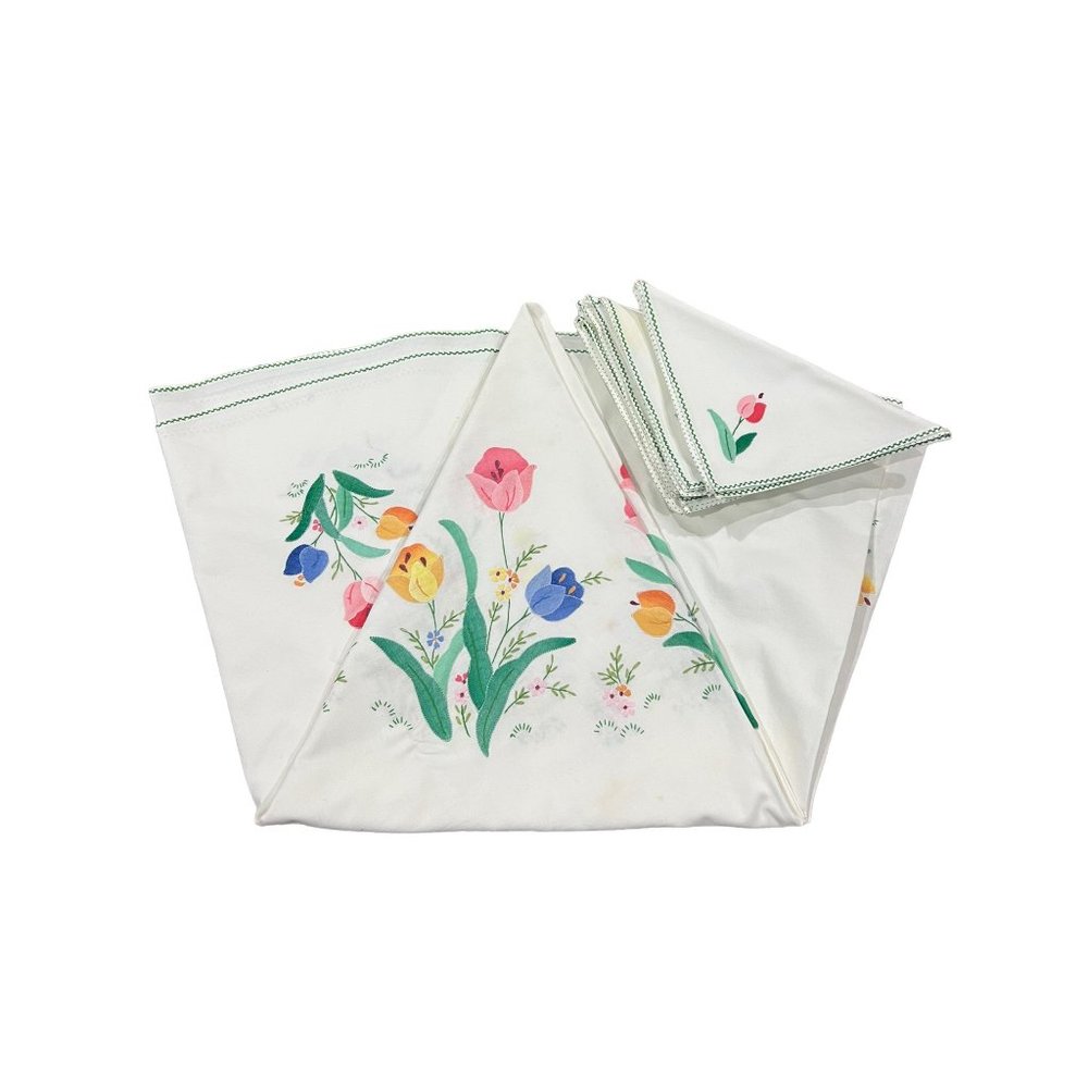 Vintage Floral Tulip Embroidered & Appliquéd Round Tablecloth and Cocktail Napki